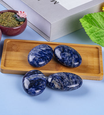 Naturalny Polerowany Sodalit Palm Stone Sodalite Pocket Gemstone Sodalite Worry Stone Do łagodzenia stresu Dekoracja domu