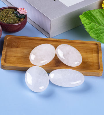 Naturalny Jasny Kwarc Palm Stone Unisex Owalny Jasny Kwarc Stone Do Reiki Energii Chakry Medytacja Likwidacja lęku