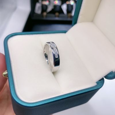 Złoto 18k Moissanite Diament Pierścień zaręczynowy Kolor dostosowany